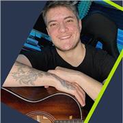 Musicista insegnante (10 anni di professione) impartisce lezioni di chitarra ONLINE o IN STUDIO - qualsiasi età e livello